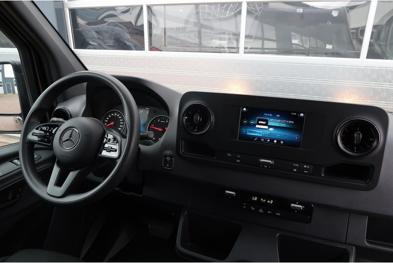 Mercedes-Benz Sprinter 317 CDI L2H2 AUT/ CAMERA/ MBUX/ CRUISE/ AIRCO - Furgão: foto 5 Mercedes-Benz Sprinter 317 CDI L2H2 AUT/ CAMERA/ MBUX/ CRUISE/ AIRCO - Furgão: foto 5