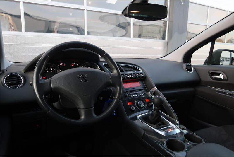 Peugeot 3008 1.6 VTi Première CRUISE/ PANO/ CLIMA/ HEAD-UP/ ETC. - Automóvel: foto 2 Peugeot 3008 1.6 VTi Première CRUISE/ PANO/ CLIMA/ HEAD-UP/ ETC. - Automóvel: foto 2