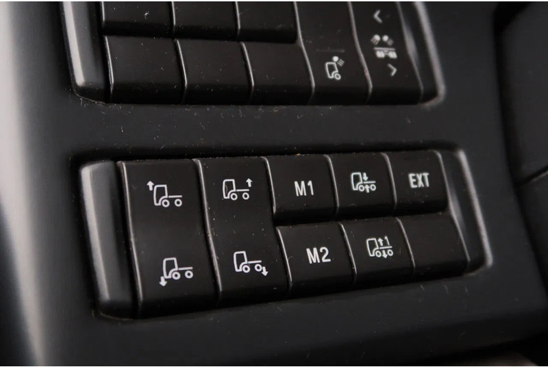 Scania P500 6x2/ FULL AIR/ HYDRAULIC/ LEATHER/ 2.950 WB/ DIFF LOCK/ SLIDE DISH - Tractor: foto 4 Scania P500 6x2/ FULL AIR/ HYDRAULIC/ LEATHER/ 2.950 WB/ DIFF LOCK/ SLIDE DISH - Tractor: foto 4