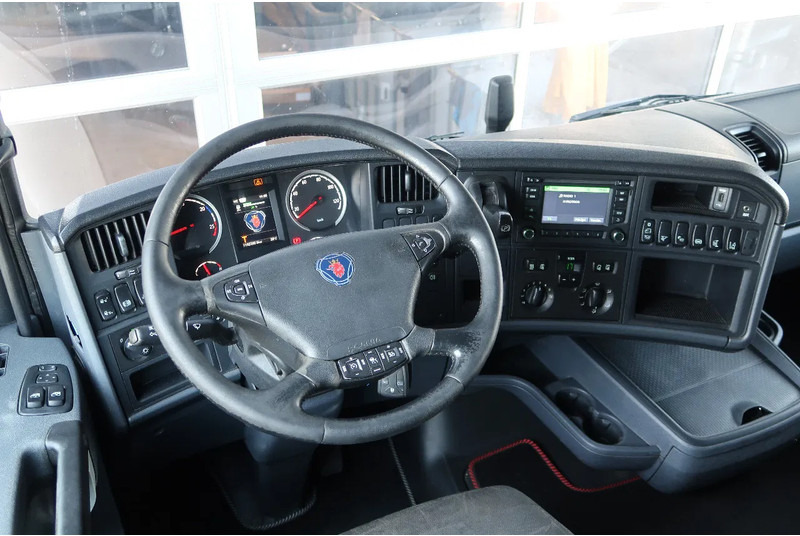 Fotografia de interior 3: Tractor Scania R450 RETARDER/ 2X TANK/ DIFF LOCK