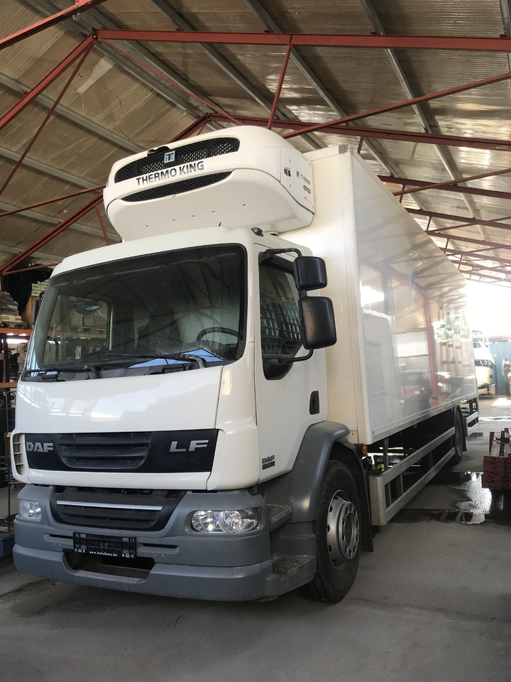 DAF LF 55.220 19T EURO5 THERMOKING T-1000R 3 TEMPERATURE - Camião frigorífico: foto 1 DAF LF 55.220 19T EURO5 THERMOKING T-1000R 3 TEMPERATURE - Camião frigorífico: foto 1