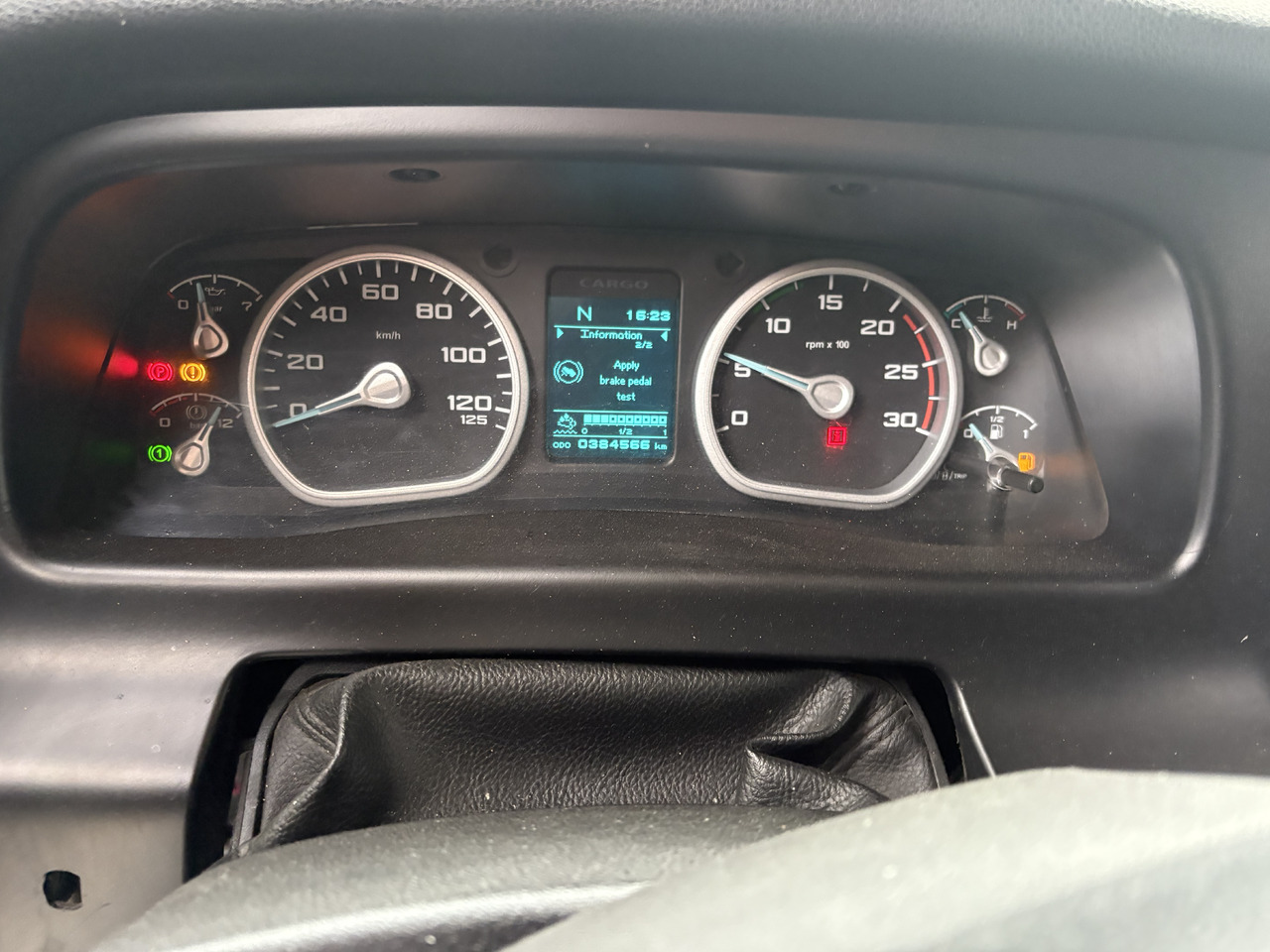 FORD 18.480 EURO6 automatic 4x2 300.000km 2unite - Tractor: foto 4 FORD 18.480 EURO6 automatic 4x2 300.000km 2unite - Tractor: foto 4