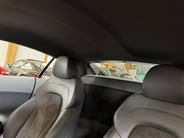 Automóvel AUDI R8 4.2 FSI V8 quattro Coupé...: foto 8 Automóvel AUDI R8 4.2 FSI V8 quattro Coupé...: foto 8