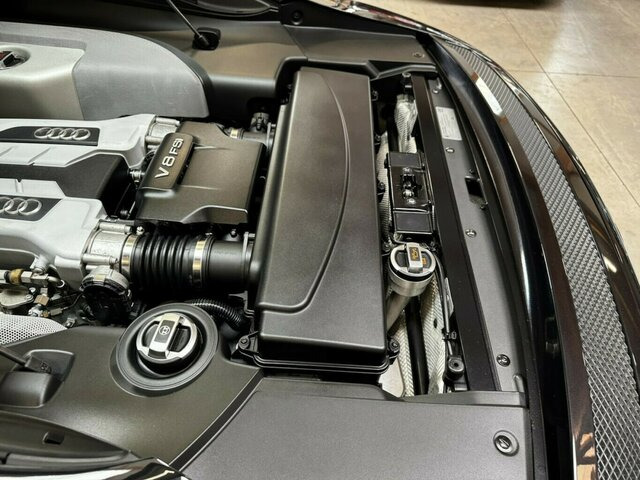 Automóvel AUDI R8 4.2 FSI V8 quattro Coupé...: foto 10 Automóvel AUDI R8 4.2 FSI V8 quattro Coupé...: foto 10