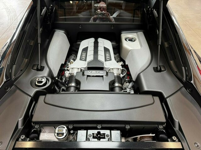 Automóvel AUDI R8 4.2 FSI V8 quattro Coupé...: foto 9 Automóvel AUDI R8 4.2 FSI V8 quattro Coupé...: foto 9