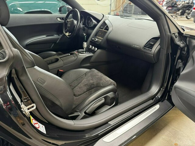 Automóvel AUDI R8 4.2 FSI V8 quattro Coupé...: foto 13 Automóvel AUDI R8 4.2 FSI V8 quattro Coupé...: foto 13