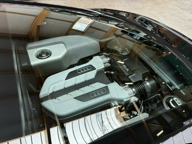 AUDI R8 4.2 FSI V8 quattro Coupé... - Automóvel: foto 3 AUDI R8 4.2 FSI V8 quattro Coupé... - Automóvel: foto 3