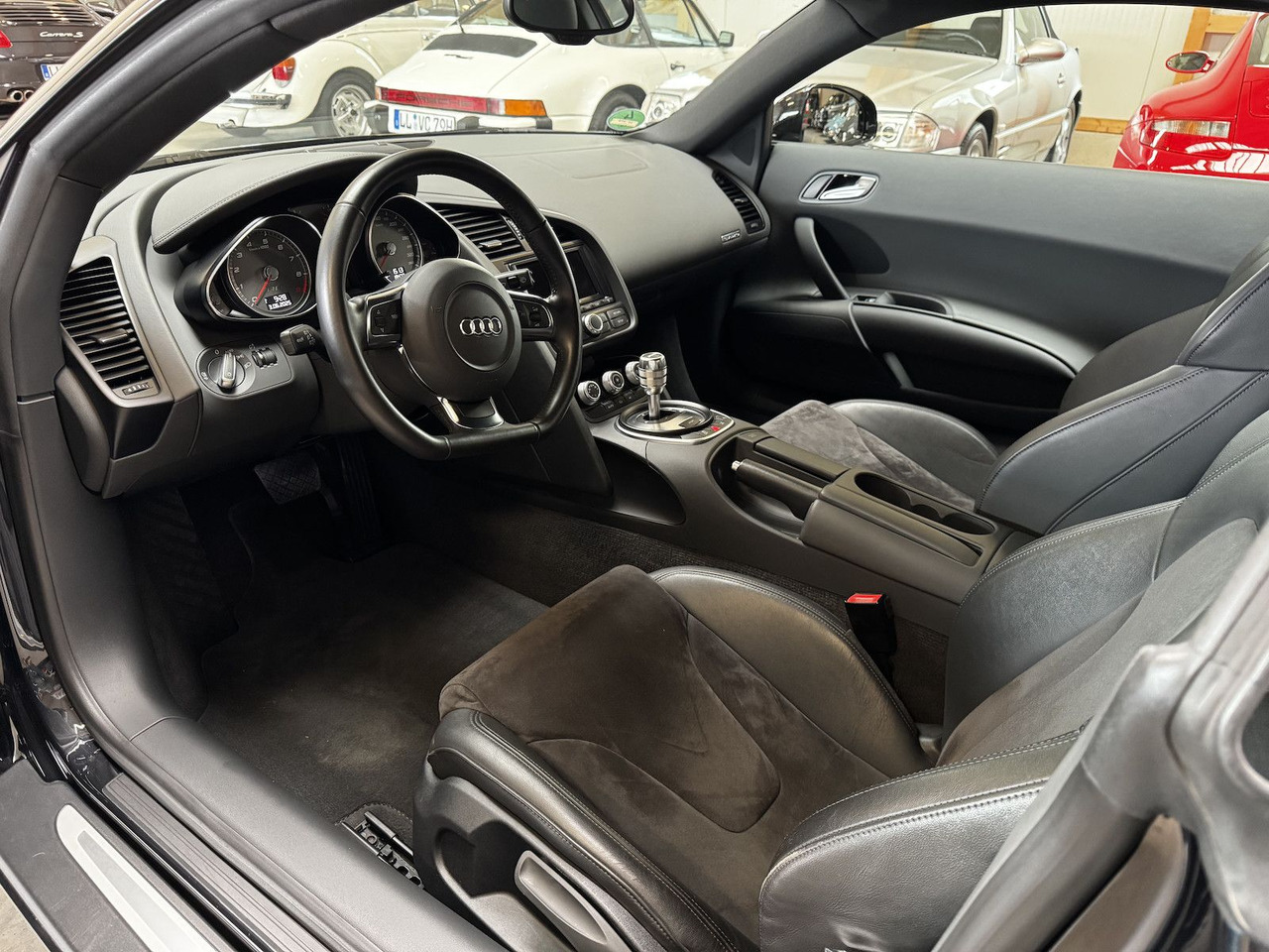 Automóvel Audi R8 4.2 FSI V8 quattro Coupé: foto 12
