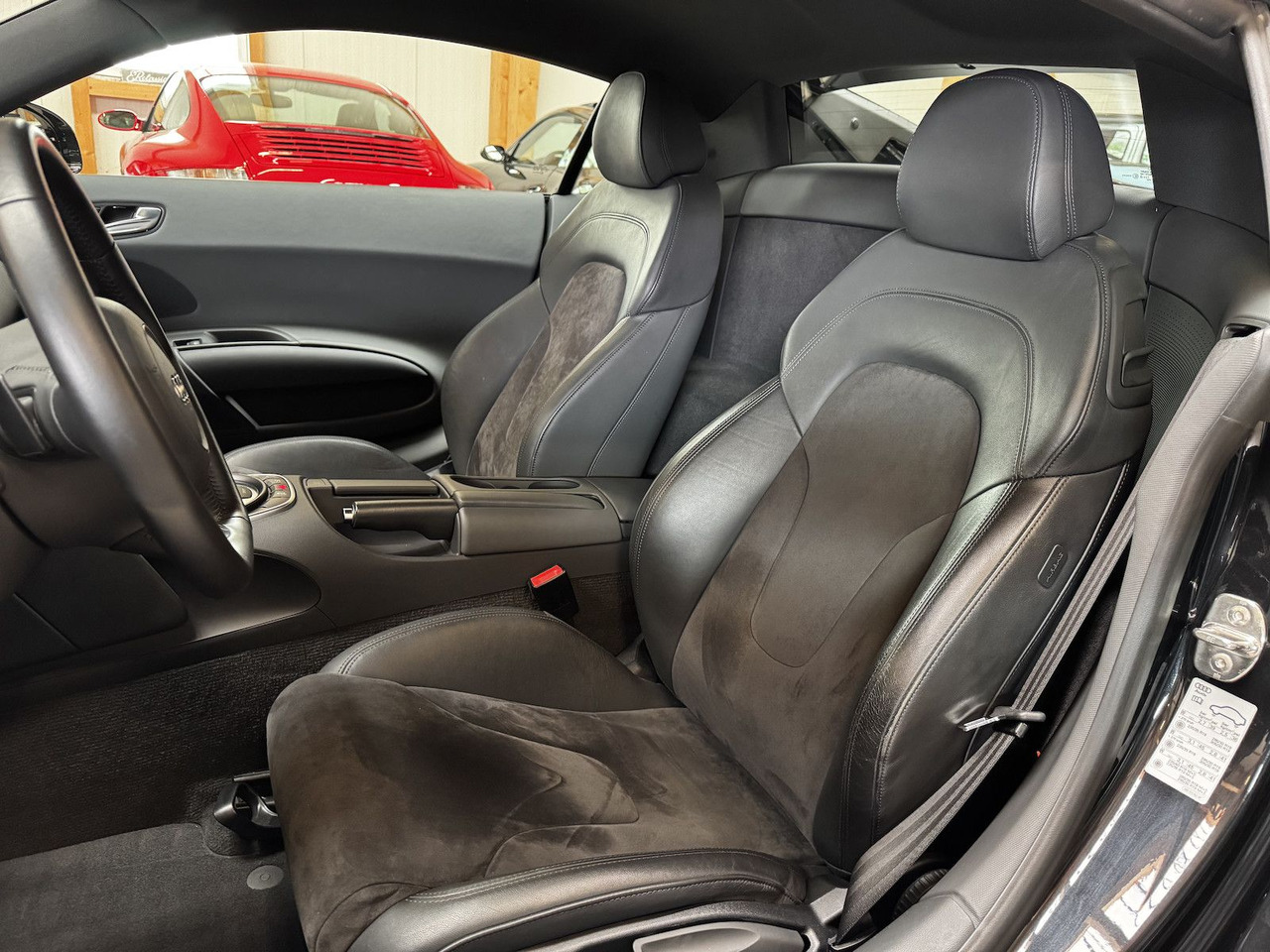 Automóvel Audi R8 4.2 FSI V8 quattro Coupé: foto 13