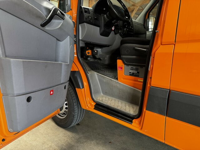 MERCEDES-BENZ Sprinter 316 CDI 4x4 Allrad L2H2 1. Hand! - Furgão, Carrinha cabine dupla: foto 3 MERCEDES-BENZ Sprinter 316 CDI 4x4 Allrad L2H2 1. Hand! - Furgão, Carrinha cabine dupla: foto 3
