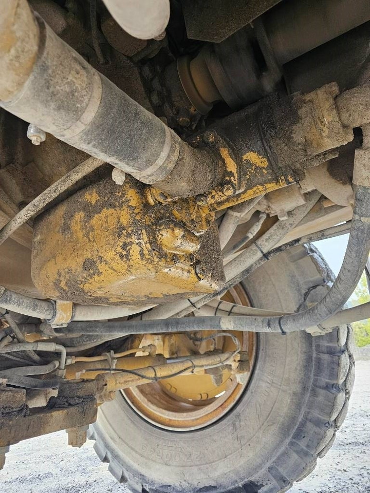 Caminhão fora de estrada CAT 777 D: foto 8