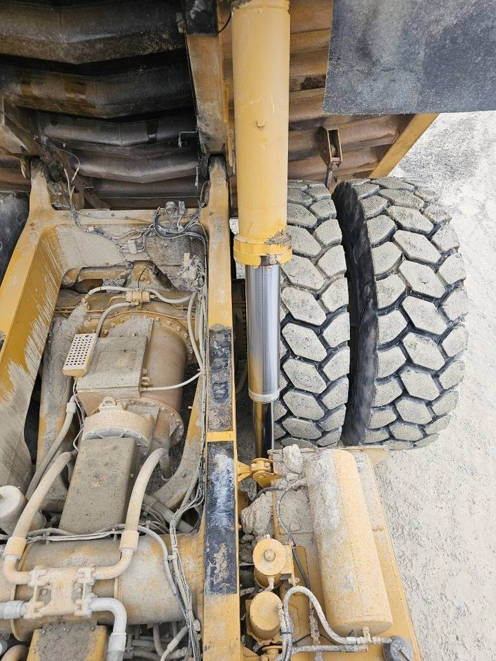 Caminhão fora de estrada CAT 777 D: foto 11