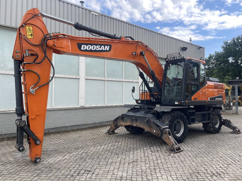 Doosan DX 210 W-5 2020 CE - Escavadeira de rodas: foto 2 Doosan DX 210 W-5 2020 CE - Escavadeira de rodas: foto 2