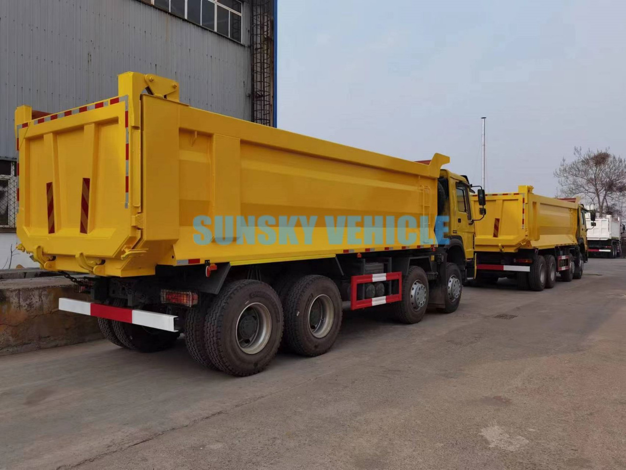 HOWO 8X4 dump truck - Camião basculante: foto 5 HOWO 8X4 dump truck - Camião basculante: foto 5