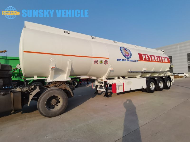 SUNSKY Fuel Tanker for sale - Semi-reboque cisterna: foto 1 SUNSKY Fuel Tanker for sale - Semi-reboque cisterna: foto 1