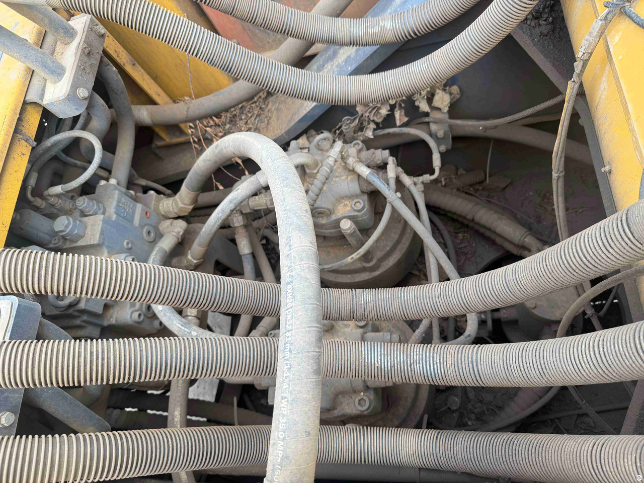 XCMG 2021 used XE690DK 69ton hydraulic heavy excavator price - Escavadora de rastos: foto 4 XCMG 2021 used XE690DK 69ton hydraulic heavy excavator price - Escavadora de rastos: foto 4