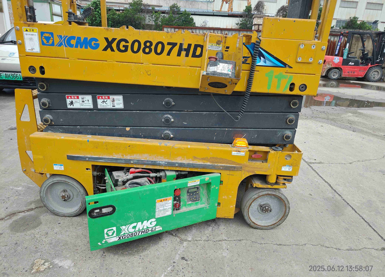 XCMG Lithium battery 8m second hand scissor lift XG0807HD-Li price - Plataforma de Tijera/ Plataforma de tesoura: foto 5 XCMG Lithium battery 8m second hand scissor lift XG0807HD-Li price - Plataforma de Tijera/ Plataforma de tesoura: foto 5