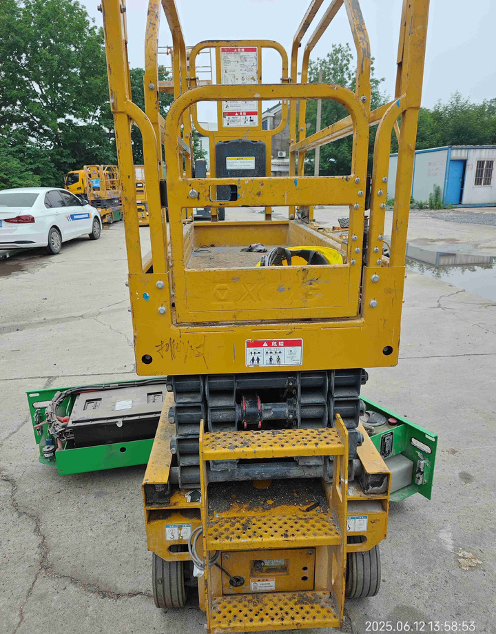 XCMG Lithium battery 8m second hand scissor lift XG0807HD-Li price - Plataforma de Tijera/ Plataforma de tesoura: foto 3 XCMG Lithium battery 8m second hand scissor lift XG0807HD-Li price - Plataforma de Tijera/ Plataforma de tesoura: foto 3