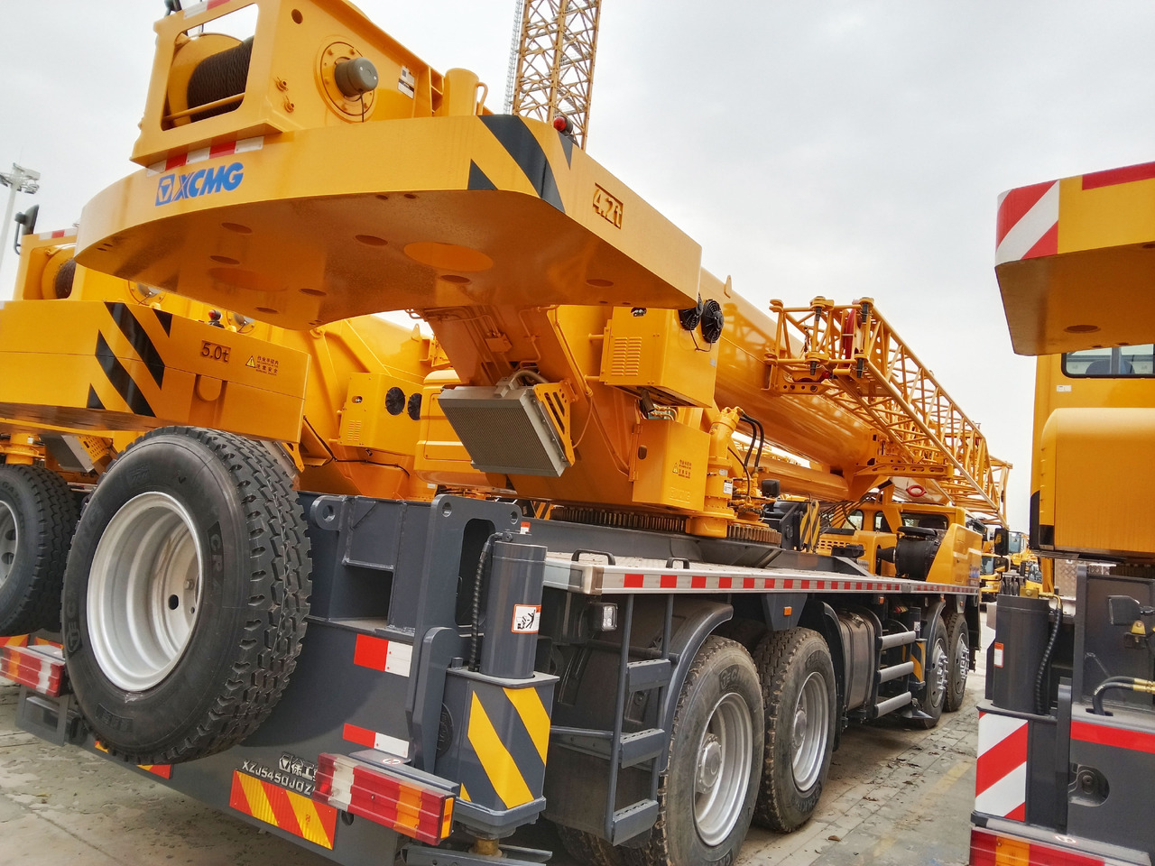 XCMG Manufacturer Second Hand Lorry Truck Crane QY55K5C_2 55 Ton Mobile Hydraulic Crane For Sale - Grua móvel: foto 4 XCMG Manufacturer Second Hand Lorry Truck Crane QY55K5C_2 55 Ton Mobile Hydraulic Crane For Sale - Grua móvel: foto 4