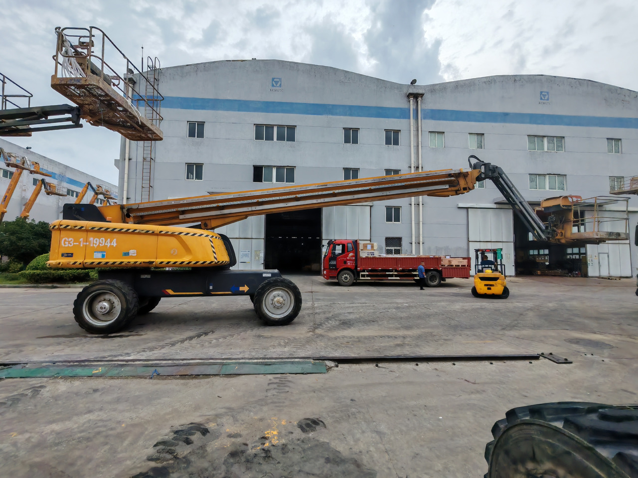XCMG Official Articulated Boom Lift GTBZ42S 42m Used Cherry Picker Sale - Plataforma telescópica: foto 5 XCMG Official Articulated Boom Lift GTBZ42S 42m Used Cherry Picker Sale - Plataforma telescópica: foto 5