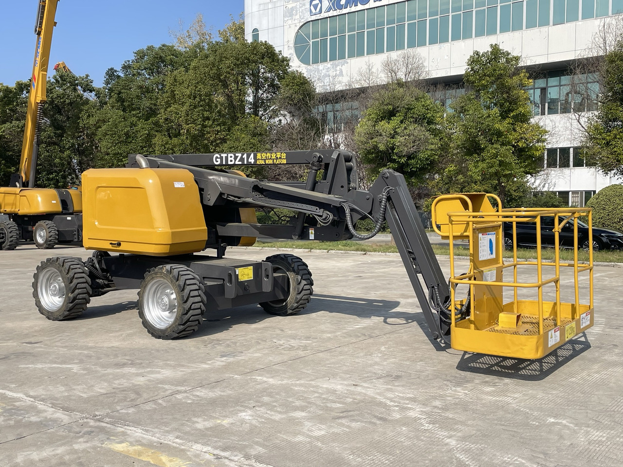 Locação financeira de  XCMG Official  Cherry Picker Lift GTBZ14J 14m Used Articulated Boom Lift Hot Sale XCMG Official  Cherry Picker Lift GTBZ14J 14m Used Articulated Boom Lift Hot Sale: foto 6