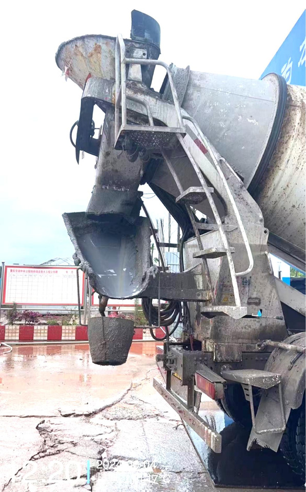 XCMG Official Concrete Machinery Mixer 12m³ G4804B Used Concrete Mixer Truck - Camião betoneira: foto 5 XCMG Official Concrete Machinery Mixer 12m³ G4804B Used Concrete Mixer Truck - Camião betoneira: foto 5