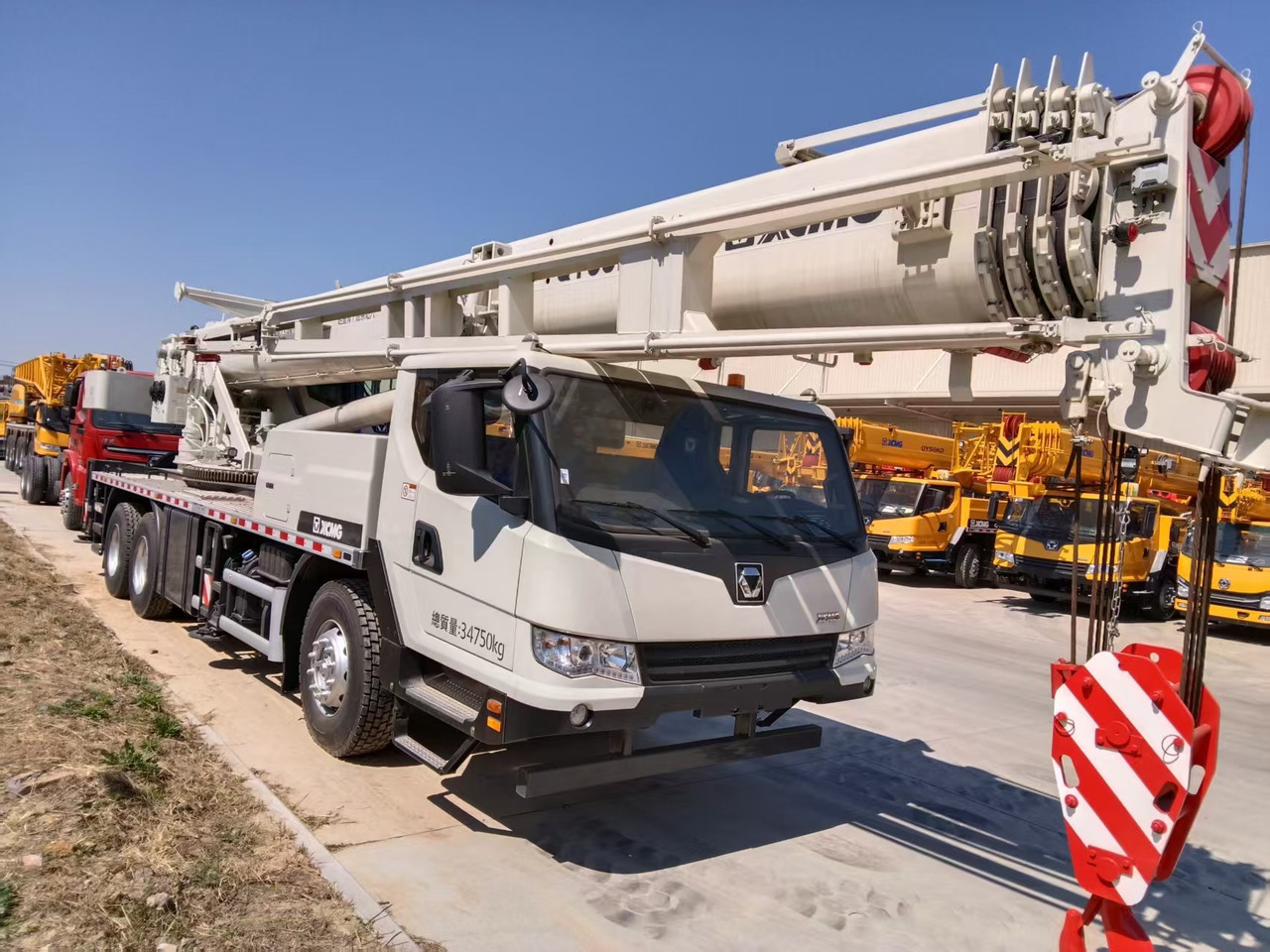 XCMG Official Construction Mini Mobile Crane QY30_TW 30 ton Used Small Hydraulic Crane Price - Grua móvel: foto 3 XCMG Official Construction Mini Mobile Crane QY30_TW 30 ton Used Small Hydraulic Crane Price - Grua móvel: foto 3