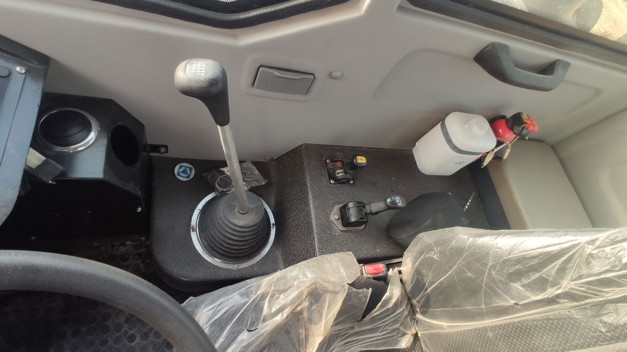 Locação financeira de  XCMG Official Second Hand 70 Ton 6x4 Dump Truck XDM80 China Tipper Trucks For Sale XCMG Official Second Hand 70 Ton 6x4 Dump Truck XDM80 China Tipper Trucks For Sale: foto 8