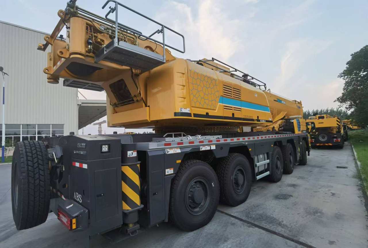 XCMG Official Used 200ton Truck Lifting Crane XCA200L8 Hydraulic Mobile Crane Price List - Grua todo o terreno: foto 4 XCMG Official Used 200ton Truck Lifting Crane XCA200L8 Hydraulic Mobile Crane Price List - Grua todo o terreno: foto 4