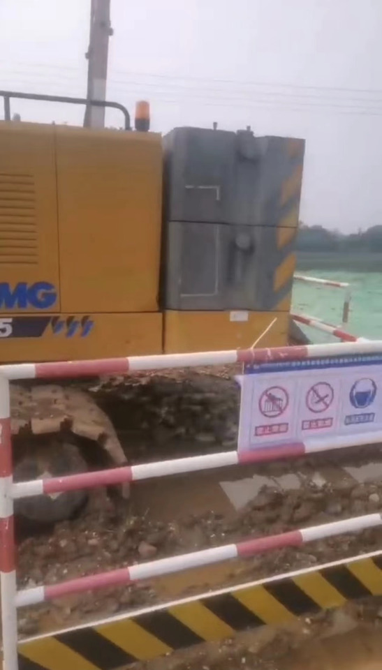 XCMG Official Used 55 Ton Crawler Crane XGC55 Second Hand Small Hydraulic Mobile Crane With High Quality - Guindaste sobre esteiras: foto 4 XCMG Official Used 55 Ton Crawler Crane XGC55 Second Hand Small Hydraulic Mobile Crane With High Quality - Guindaste sobre esteiras: foto 4