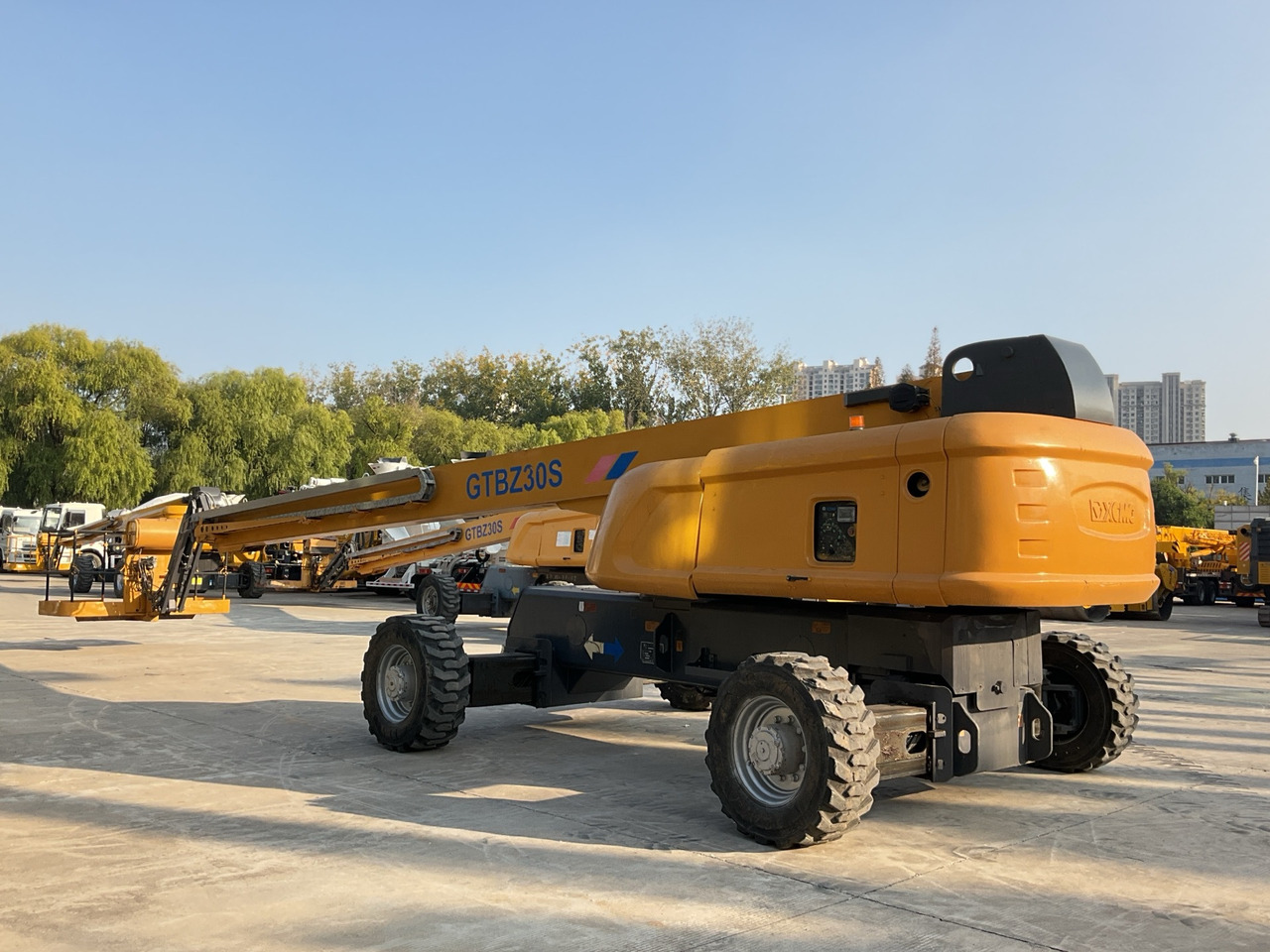 XCMG Official Used Aerial Boom Lift GTBZ30S 30 Meters Mobile Cherry Picker Price - Plataforma telescópica: foto 3 XCMG Official Used Aerial Boom Lift GTBZ30S 30 Meters Mobile Cherry Picker Price - Plataforma telescópica: foto 3