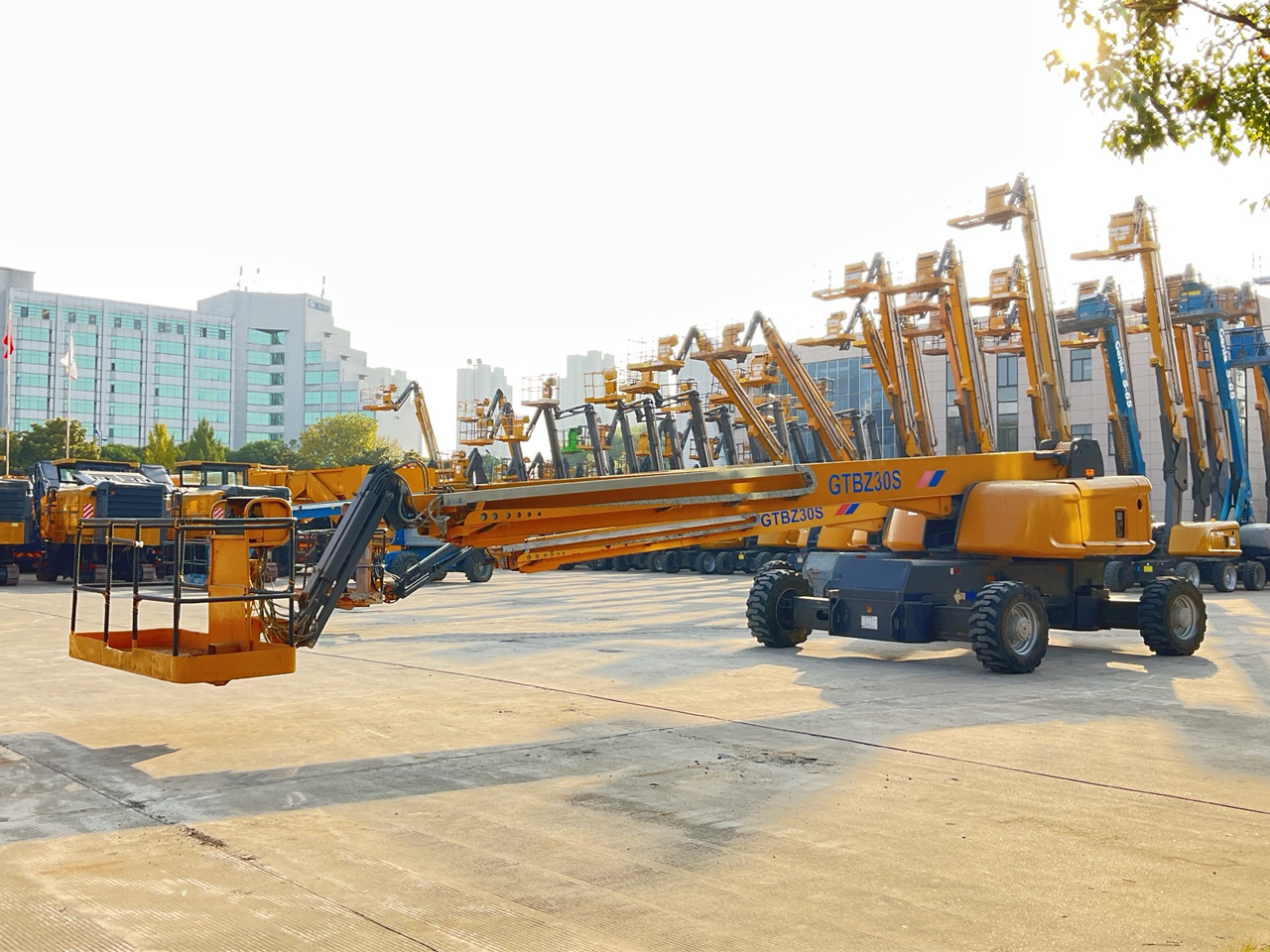 XCMG Official Used Aerial Boom Lift GTBZ30S 30 Meters Mobile Cherry Picker Price - Plataforma telescópica: foto 4 XCMG Official Used Aerial Boom Lift GTBZ30S 30 Meters Mobile Cherry Picker Price - Plataforma telescópica: foto 4