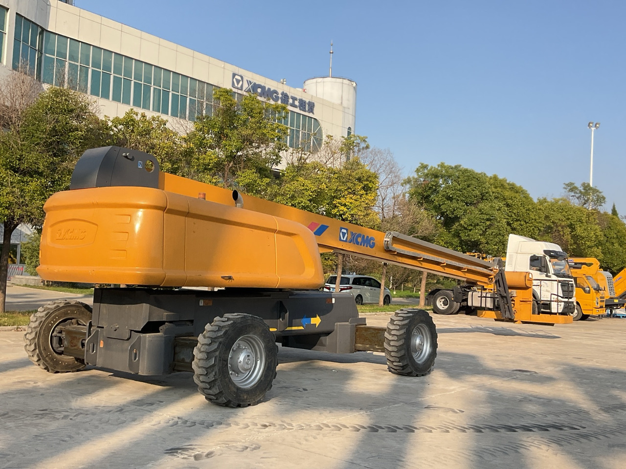 XCMG Official Used Aerial Boom Lift GTBZ30S 30 Meters Mobile Cherry Picker Price - Plataforma telescópica: foto 2 XCMG Official Used Aerial Boom Lift GTBZ30S 30 Meters Mobile Cherry Picker Price - Plataforma telescópica: foto 2