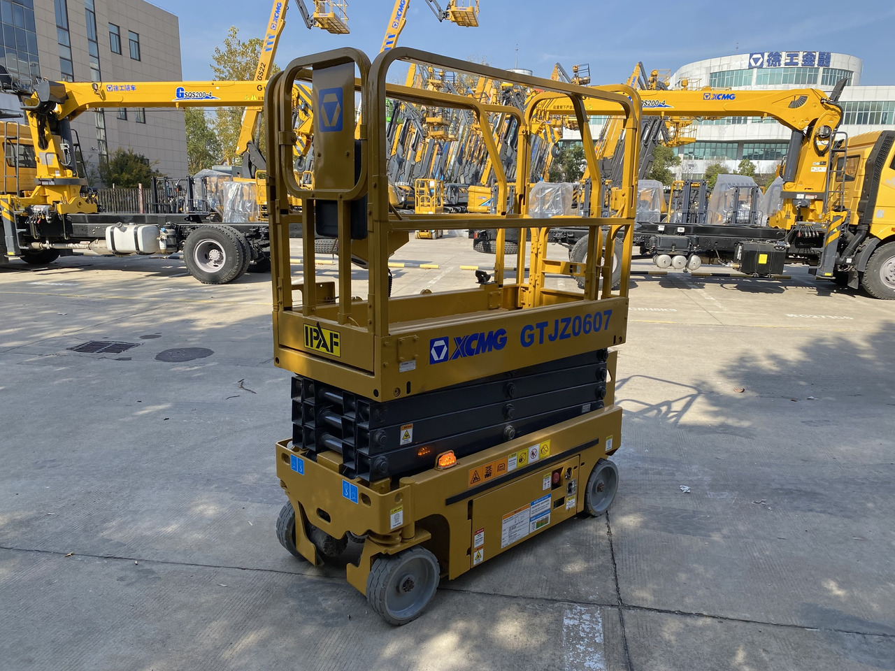 XCMG Official Used Aerial Work Platforms GTJZ0607 Mobile Scissor Lift For Sale - Plataforma de Tijera/ Plataforma de tesoura: foto 3 XCMG Official Used Aerial Work Platforms GTJZ0607 Mobile Scissor Lift For Sale - Plataforma de Tijera/ Plataforma de tesoura: foto 3