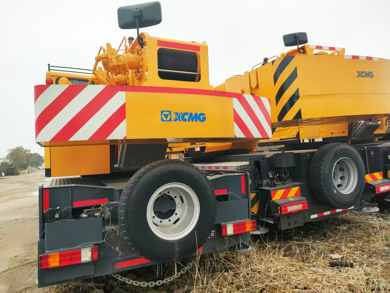 XCMG Official Used Truck Crane 25 ton XCT25L4-Y Hydraulic Arm Mobile Crane Price - Grua móvel: foto 3 XCMG Official Used Truck Crane 25 ton XCT25L4-Y Hydraulic Arm Mobile Crane Price - Grua móvel: foto 3