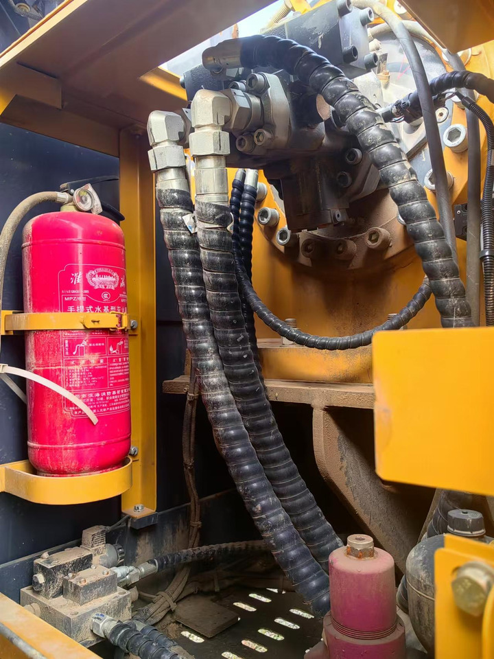XCMG Official XR160E 56m Depth Hydraulic Borehole Drilling Rig Machine Rotary Piling - Máquina de perfuração: foto 5 XCMG Official XR160E 56m Depth Hydraulic Borehole Drilling Rig Machine Rotary Piling - Máquina de perfuração: foto 5
