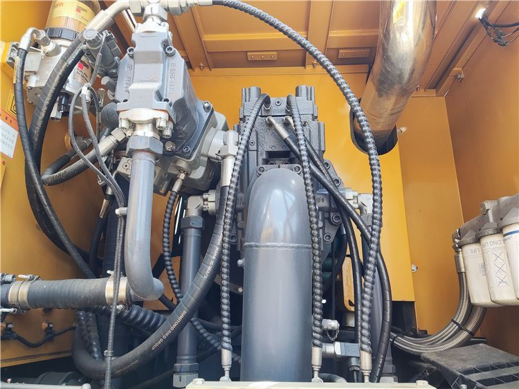 Máquina de perfuração XCMG Official Xr280e Hydraulic Rotary Table Drill Rig Used Drilling Rig Machine for Sale: foto 6 Máquina de perfuração XCMG Official Xr280e Hydraulic Rotary Table Drill Rig Used Drilling Rig Machine for Sale: foto 6