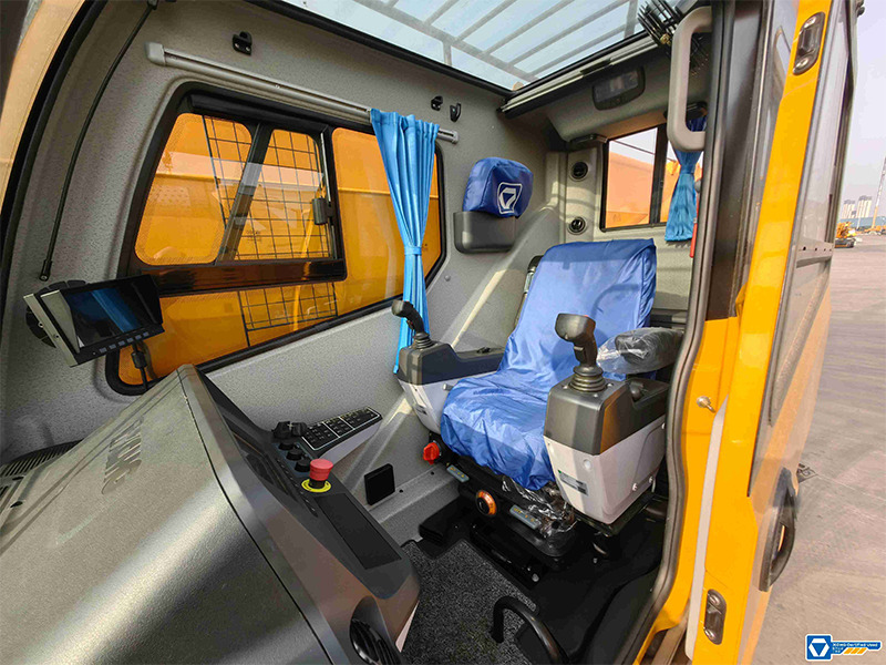 XCMG QY130K8C 130ton used crane boom truck for sale - Grua móvel: foto 3 XCMG QY130K8C 130ton used crane boom truck for sale - Grua móvel: foto 3