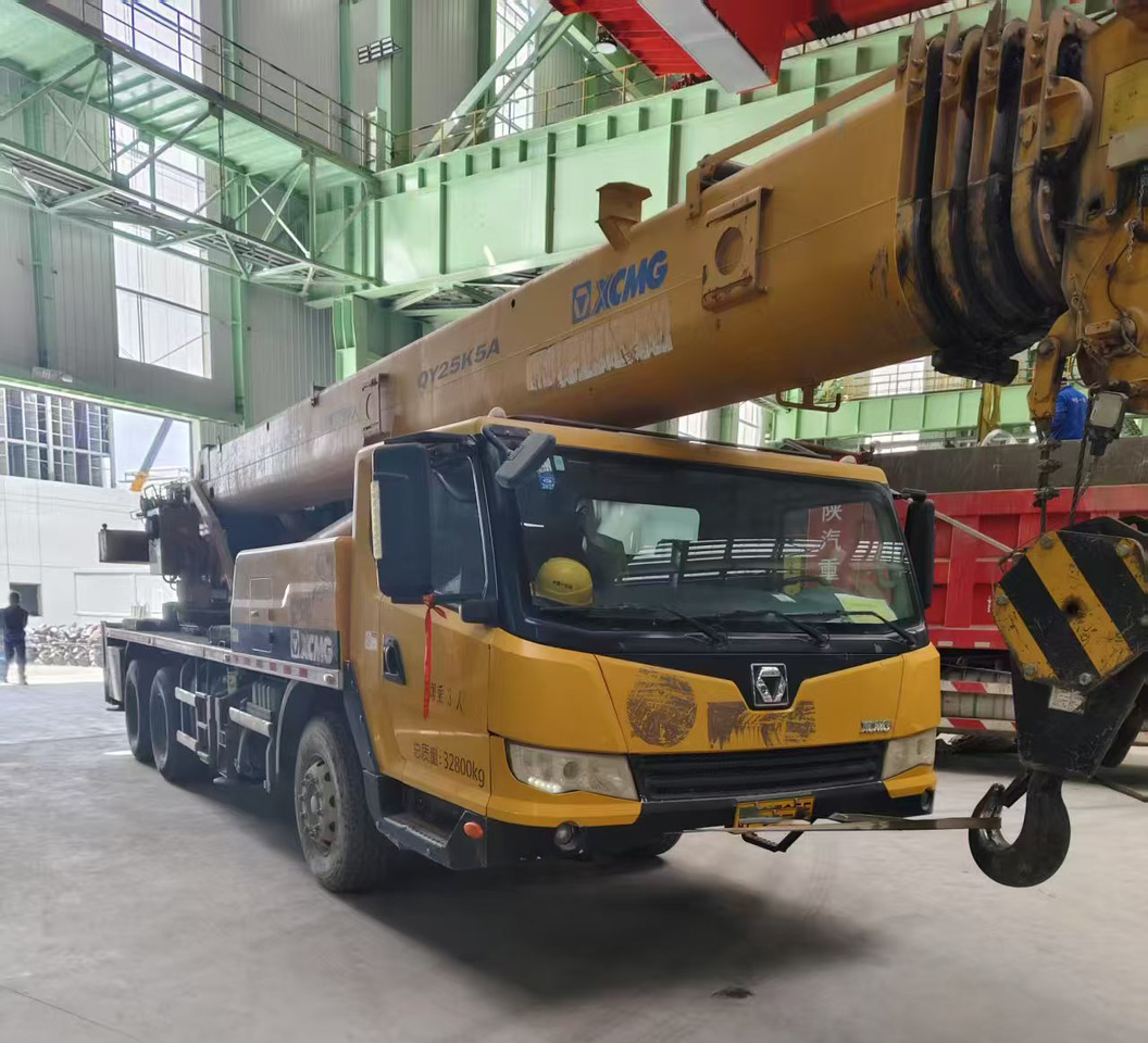XCMG QY25K5A 25 ton truck crane hydraulic for sale - Grua móvel: foto 1 XCMG QY25K5A 25 ton truck crane hydraulic for sale - Grua móvel: foto 1