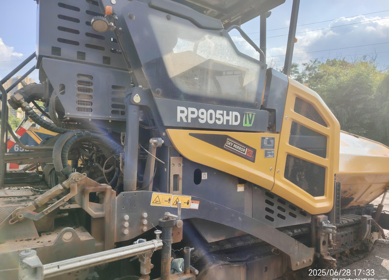 XCMG RP905HDIV used hydraulic mobile asphalt paver - Acabadora: foto 3 XCMG RP905HDIV used hydraulic mobile asphalt paver - Acabadora: foto 3