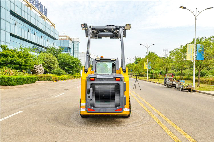 XCMG XC7-SR07 compact steer skid wheel loader for sale - Mini pá carregadora: foto 2 XCMG XC7-SR07 compact steer skid wheel loader for sale - Mini pá carregadora: foto 2