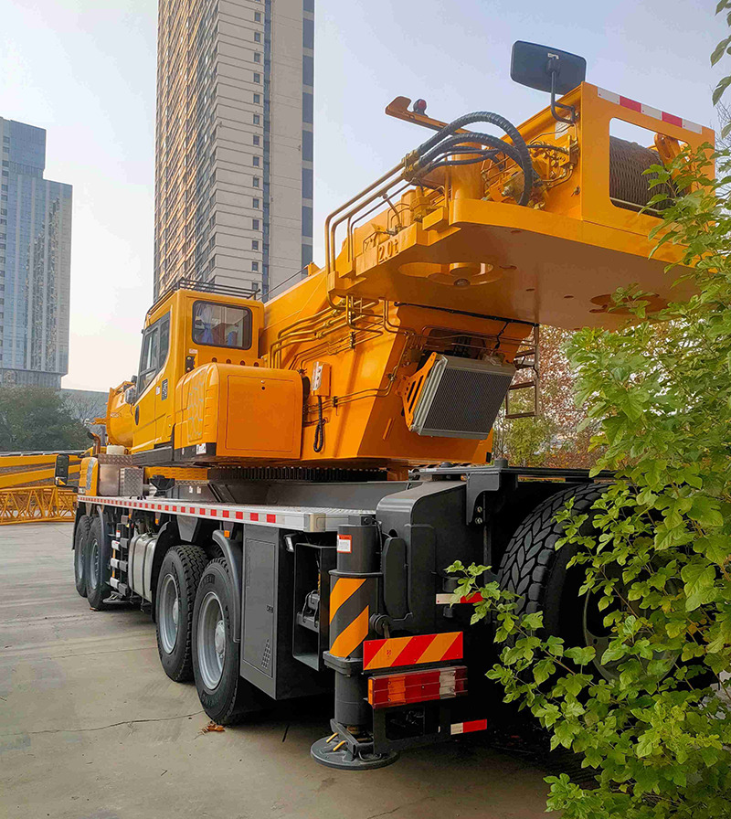 XCMG XCT100L7-I 100ton used pickup mobile hoist crane price - Grua móvel: foto 3 XCMG XCT100L7-I 100ton used pickup mobile hoist crane price - Grua móvel: foto 3