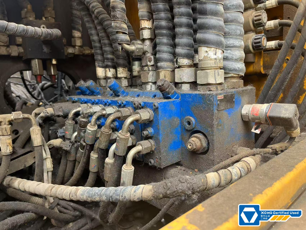 XCMG XR280D used crawler rotary drilling rig pile machine price - Máquina de perfuração: foto 3 XCMG XR280D used crawler rotary drilling rig pile machine price - Máquina de perfuração: foto 3