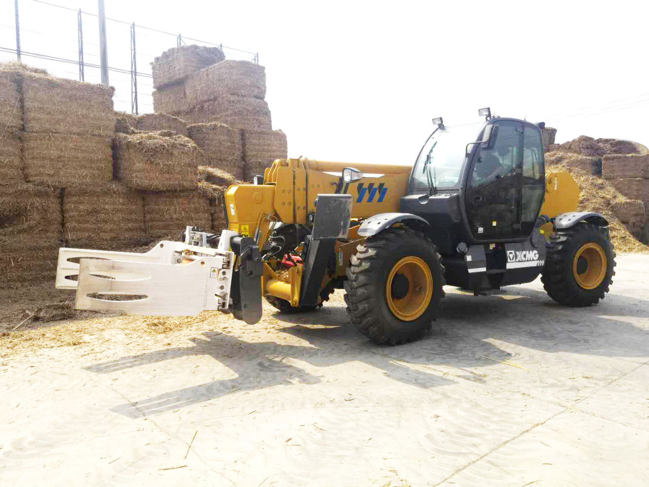 XCMG XTF1256K 5.4ton used diesel forklift loader telehandler for sale - Empilhador telescópico: foto 2 XCMG XTF1256K 5.4ton used diesel forklift loader telehandler for sale - Empilhador telescópico: foto 2