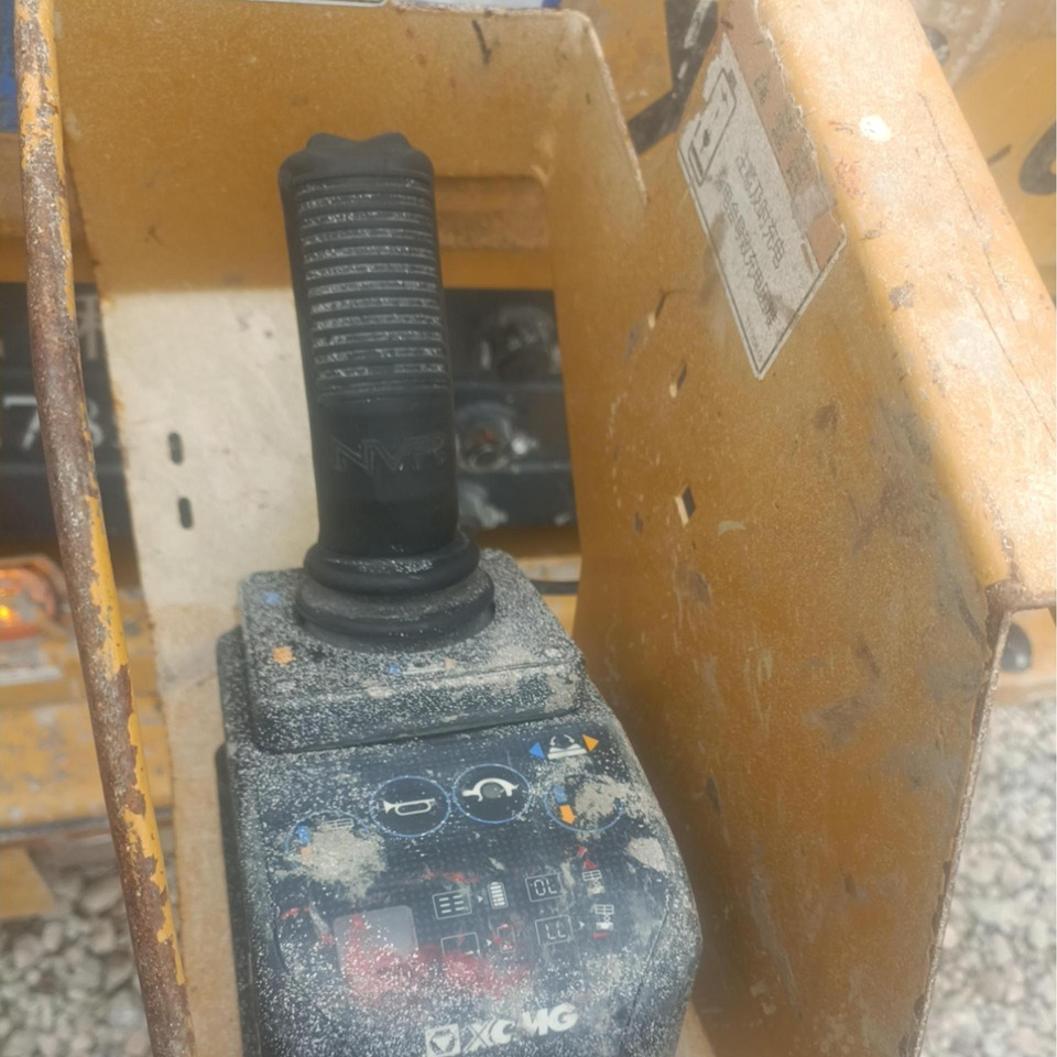 Plataforma de Tijera/ Plataforma de tesoura XCMG scissor lift 6m hydraulic Self-propelled scissor lift machine price: foto 8 Plataforma de Tijera/ Plataforma de tesoura XCMG scissor lift 6m hydraulic Self-propelled scissor lift machine price: foto 8