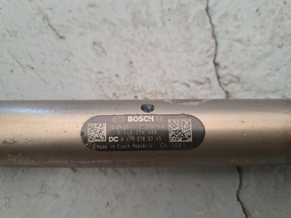 Commonrail pressure pipe Mercedes-Benz ACTROS MP4 A4710780245 Mercedes-Benz ACTROS MP4 truck - Sistema de combustível para Camião: foto 4 Commonrail pressure pipe Mercedes-Benz ACTROS MP4 A4710780245 Mercedes-Benz ACTROS MP4 truck - Sistema de combustível para Camião: foto 4