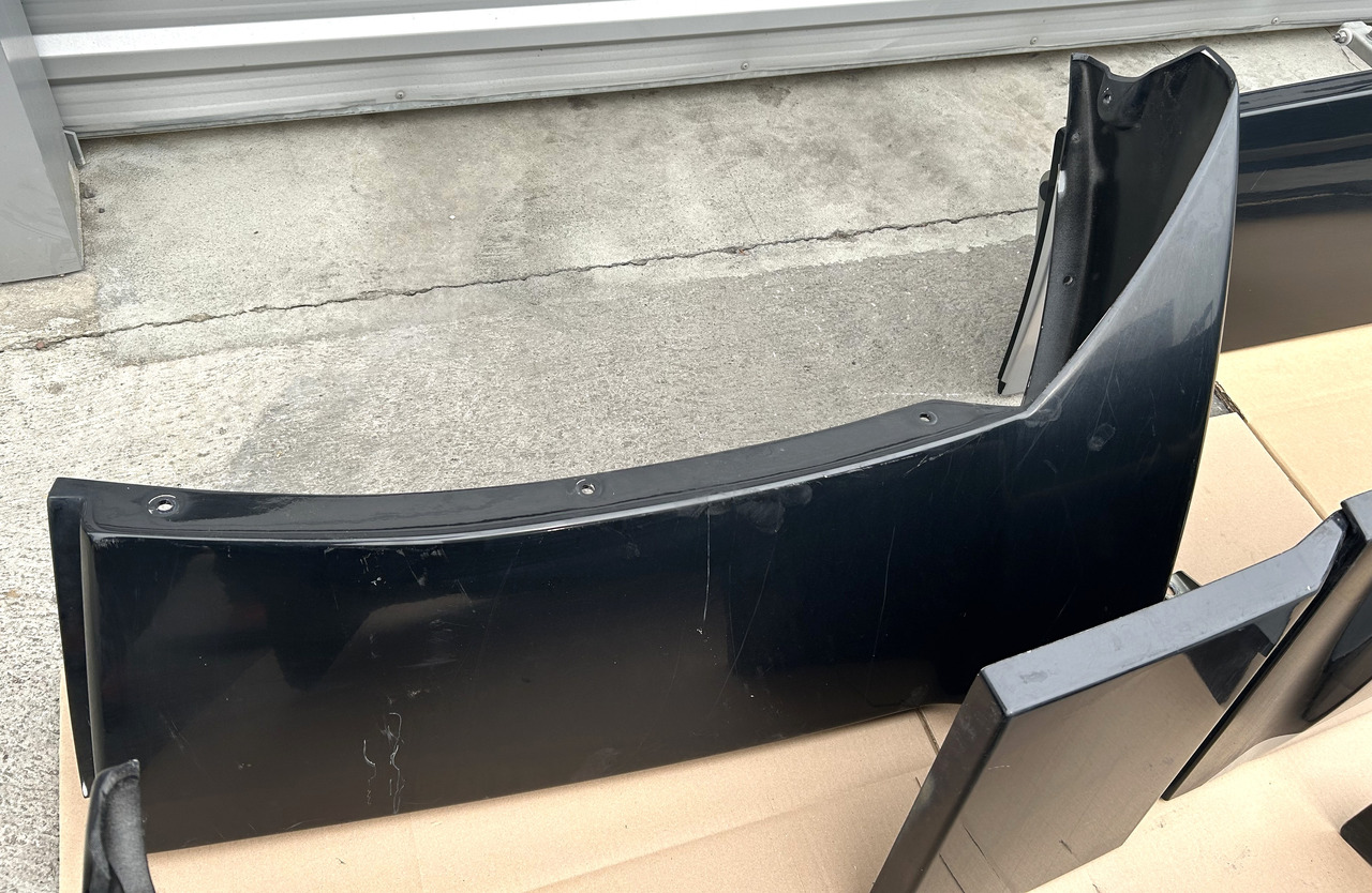 DAF A SET OF DAF XF 106 SPOILER - Peça universal: foto 4 DAF A SET OF DAF XF 106 SPOILER - Peça universal: foto 4