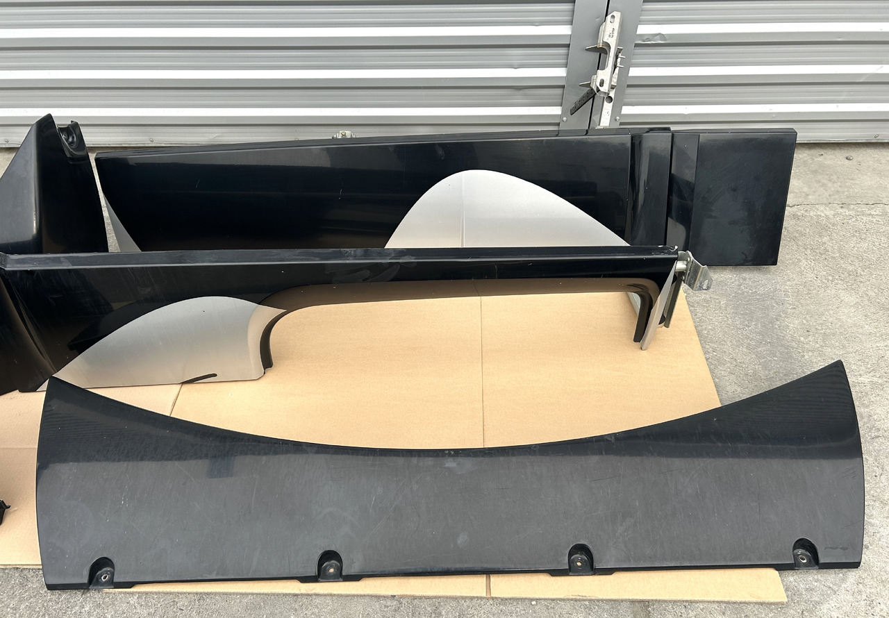 DAF A SET OF DAF XF 106 SPOILER - Peça universal: foto 5 DAF A SET OF DAF XF 106 SPOILER - Peça universal: foto 5