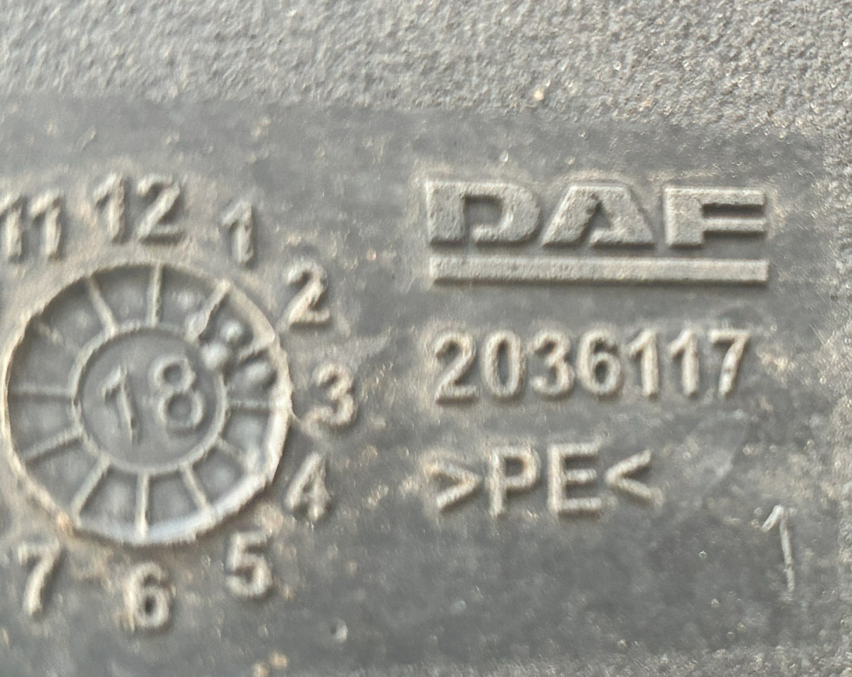 DAF ADBLUE FLUID TANK 90L XF 106 480 - Tanque para AdBlue: foto 4 DAF ADBLUE FLUID TANK 90L XF 106 480 - Tanque para AdBlue: foto 4