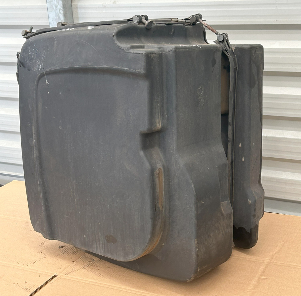 DAF ADBLUE FLUID TANK 90L XF 106 480 - Tanque para AdBlue: foto 5 DAF ADBLUE FLUID TANK 90L XF 106 480 - Tanque para AdBlue: foto 5
